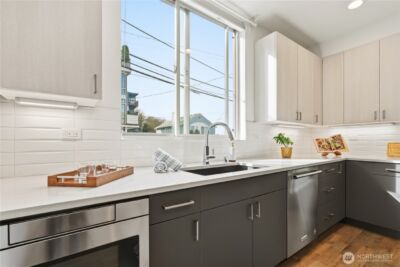 2001 13th Avenue W, Seattle, WA 98119-4429 - Photo 8