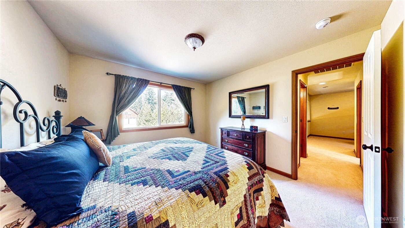 80 Evergreen Way , Easton, WA 98925