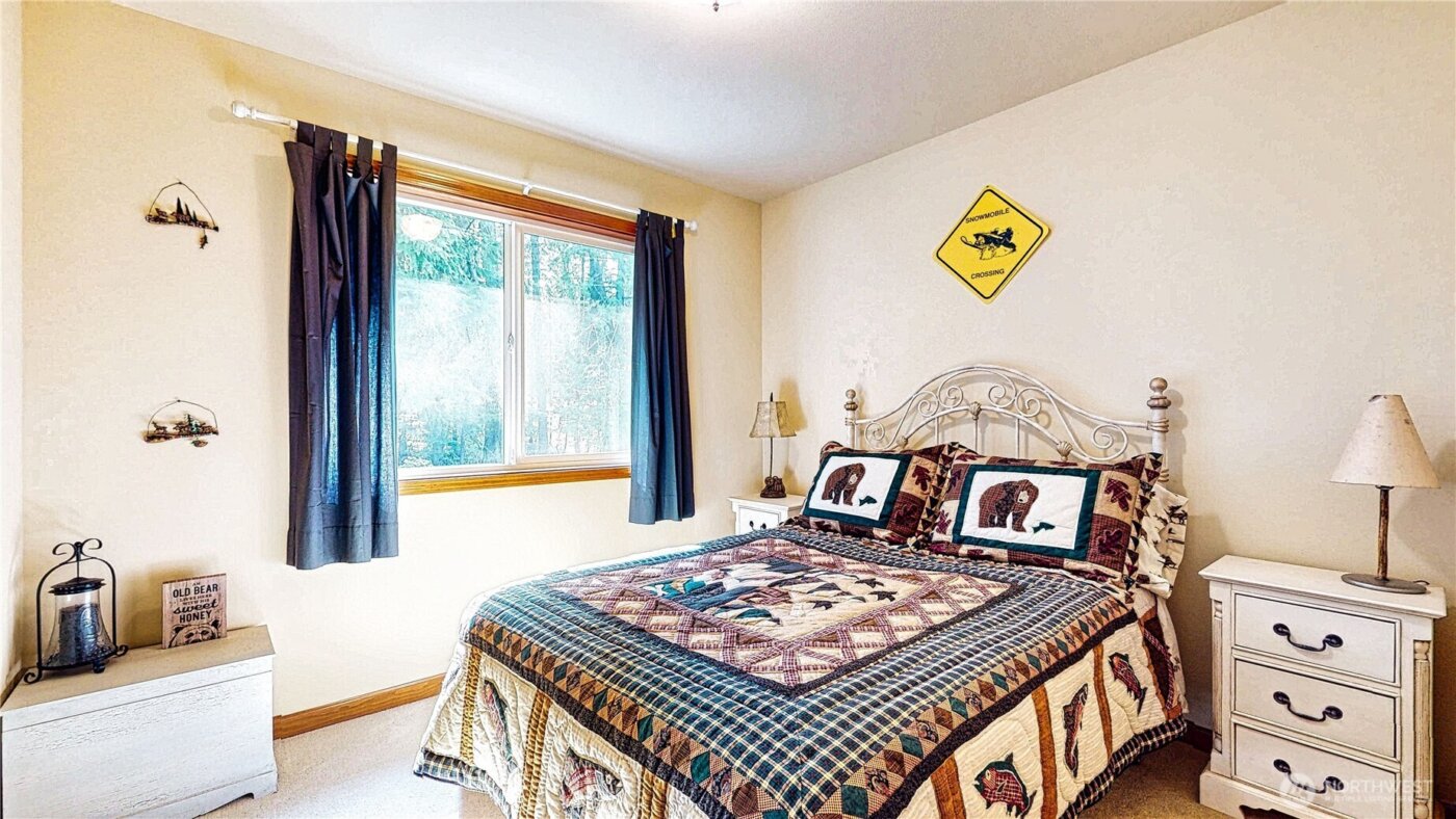 80 Evergreen Way , Easton, WA 98925