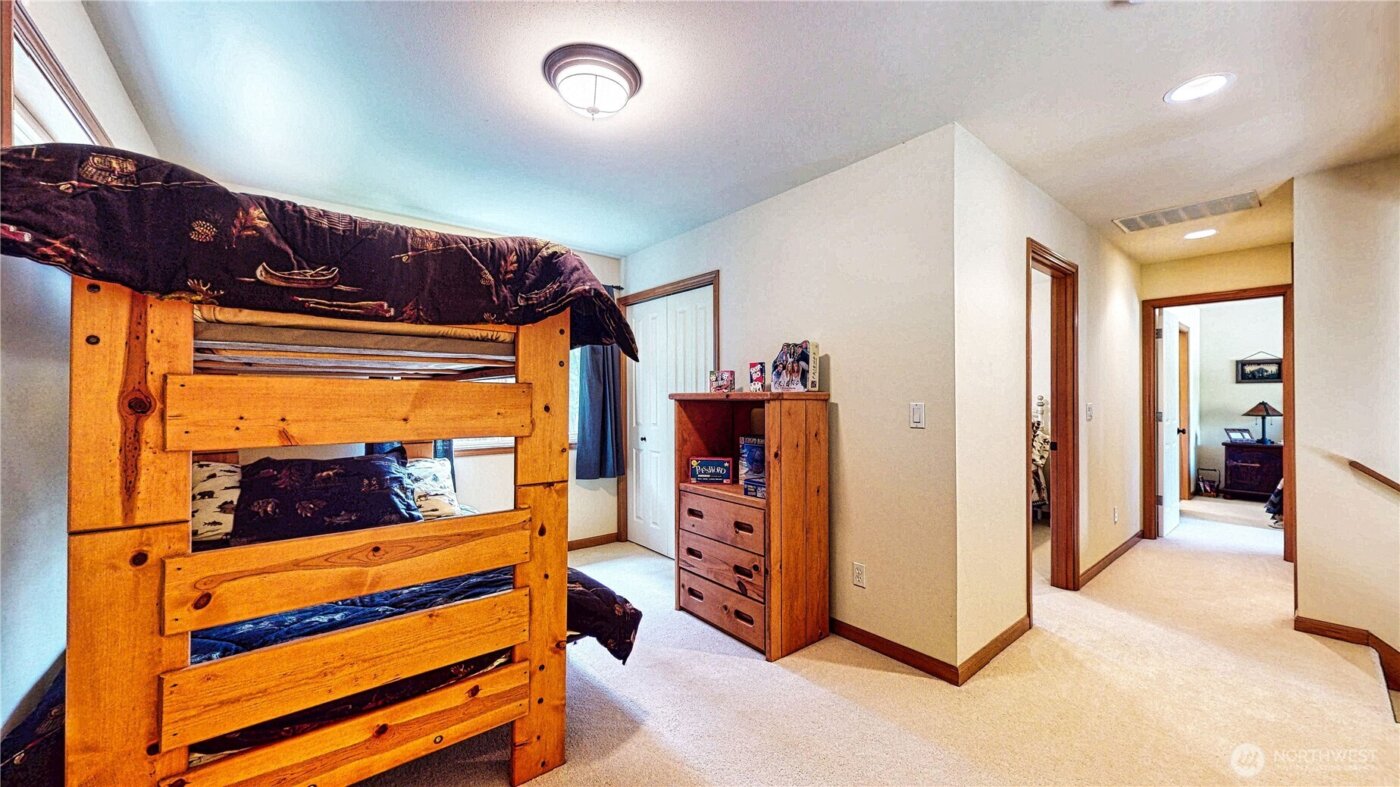 80 Evergreen Way , Easton, WA 98925