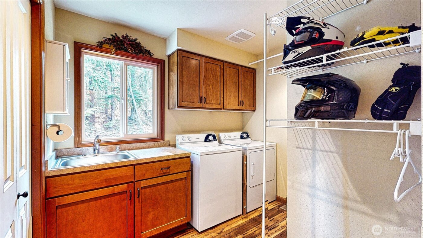 80 Evergreen Way , Easton, WA 98925