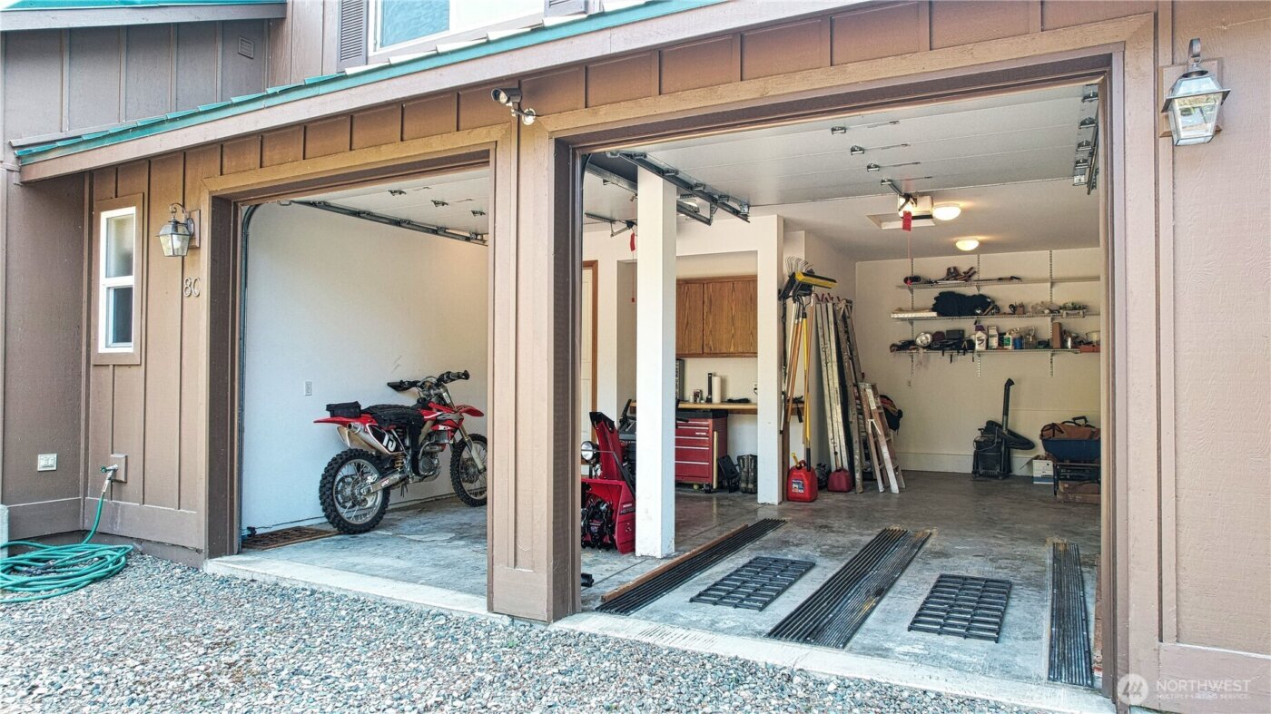 80 Evergreen Way , Easton, WA 98925