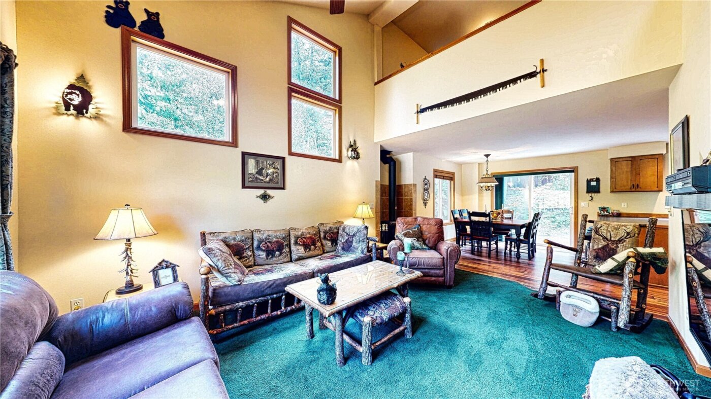 80 Evergreen Way , Easton, WA 98925