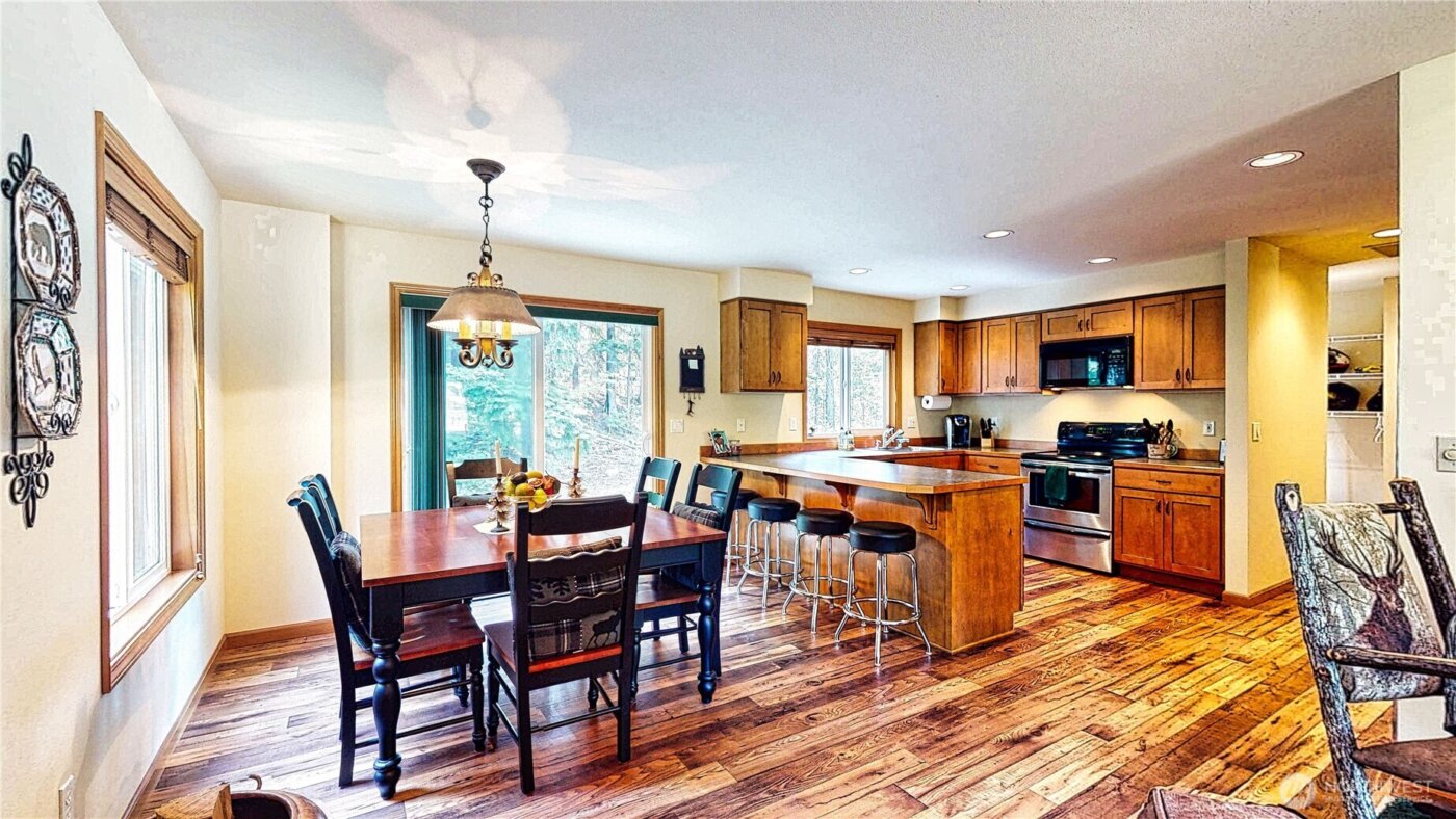 80 Evergreen Way , Easton, WA 98925