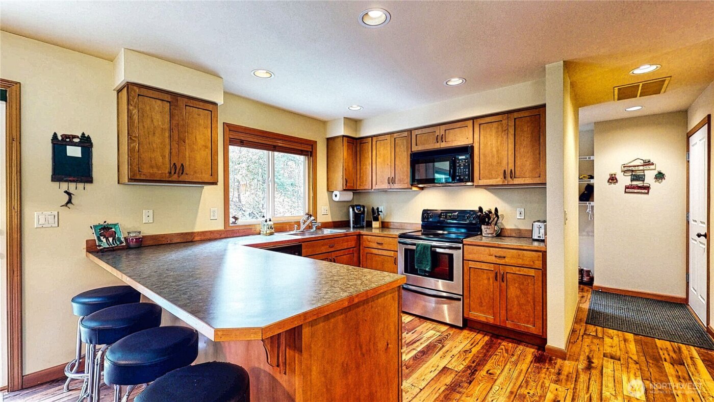 80 Evergreen Way , Easton, WA 98925