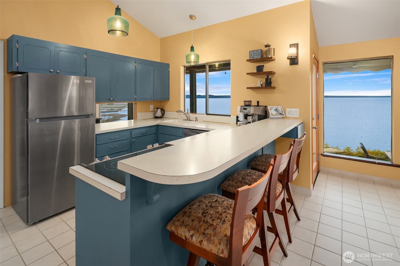 21553 1st Court S, Normandy Park, WA 98198-3007