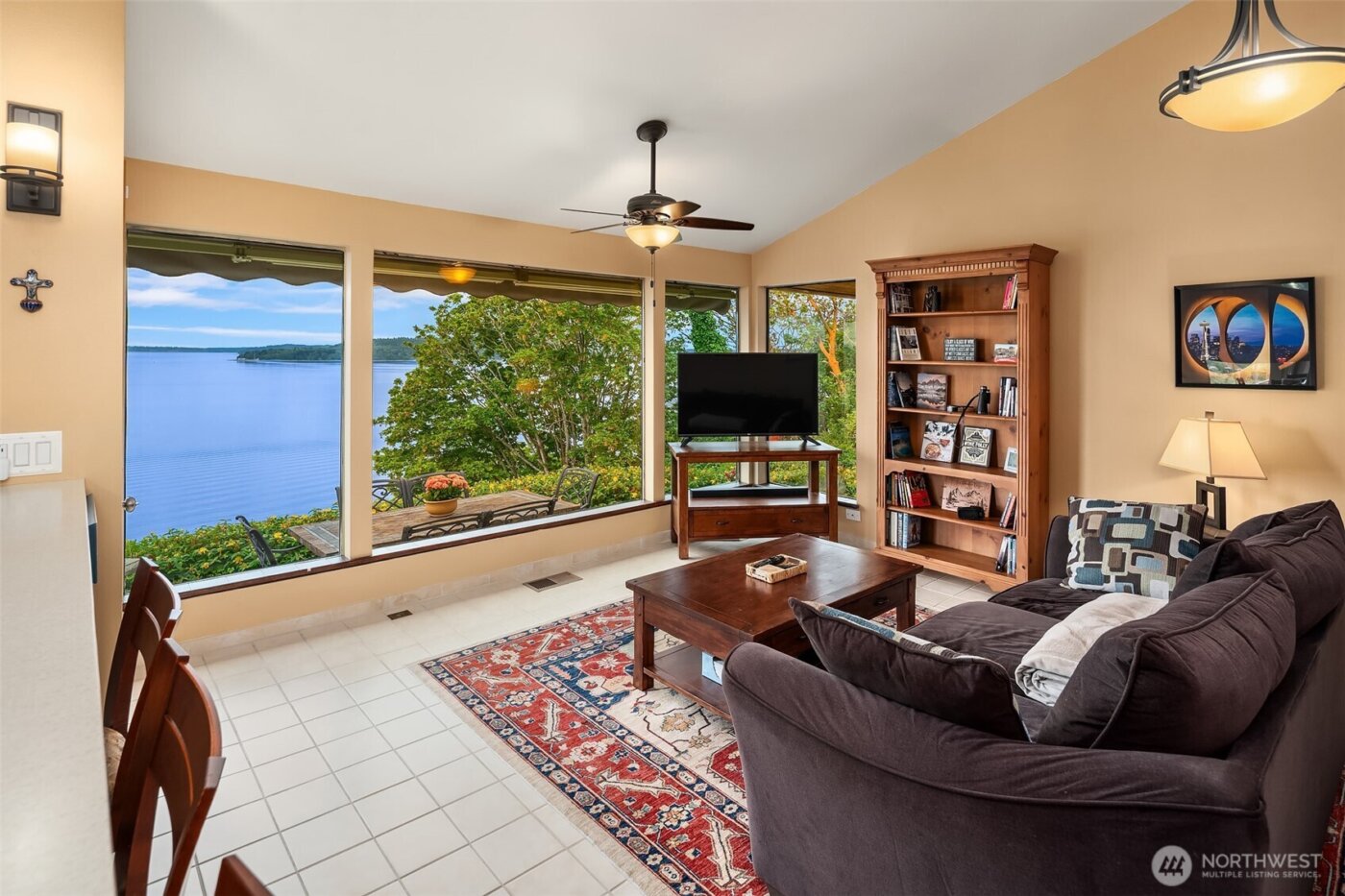 21553 1st Court S, Normandy Park, WA 98198-3007