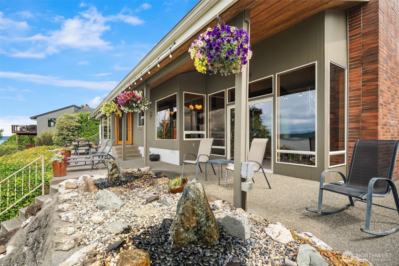 21553 1st Court S, Normandy Park, WA 98198-3007