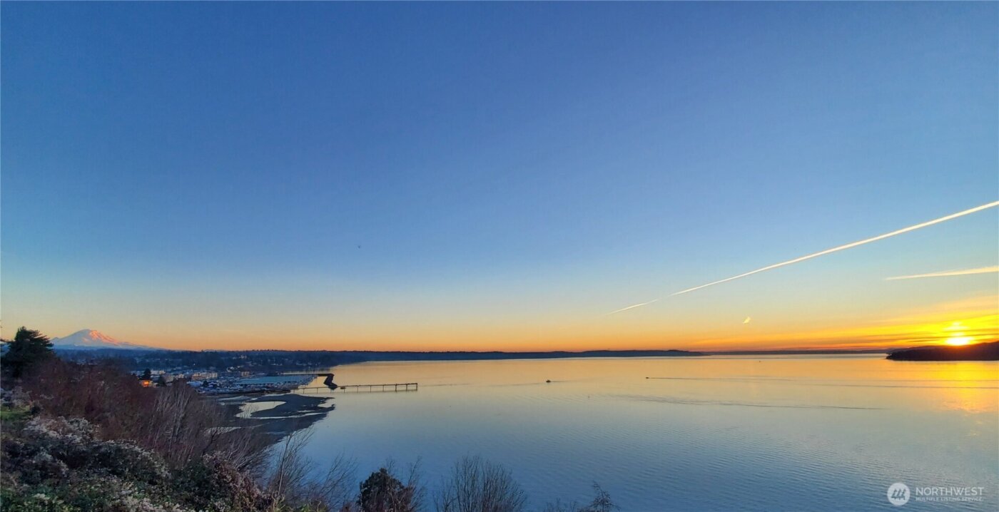 21553 1st Court S, Normandy Park, WA 98198-3007