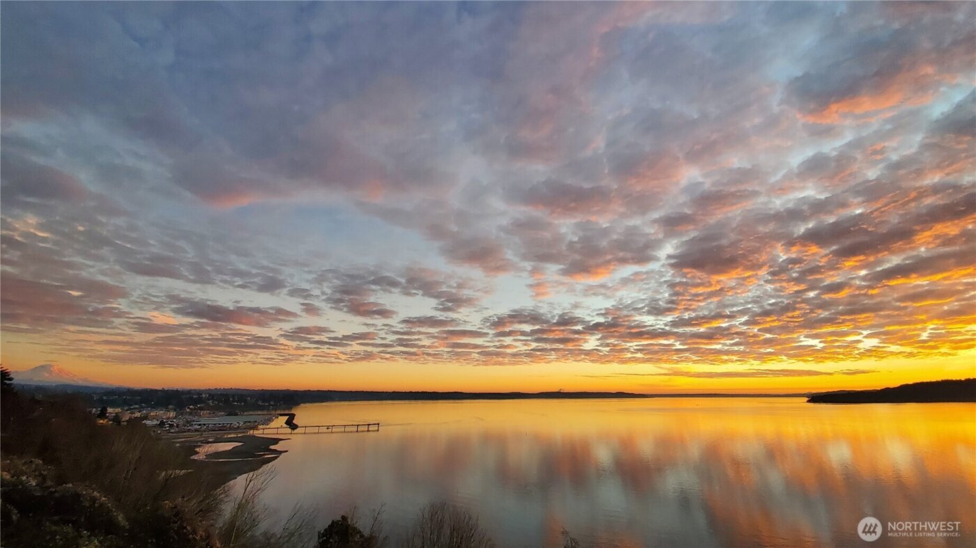 21553 1st Court S, Normandy Park, WA 98198-3007