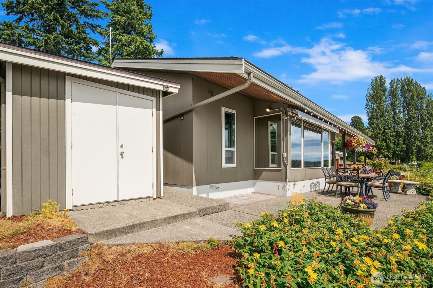 21553 1st Court S, Normandy Park, WA 98198-3007