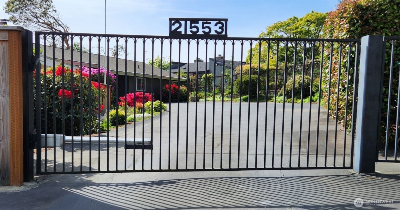 21553 1st Court S, Normandy Park, WA 98198-3007