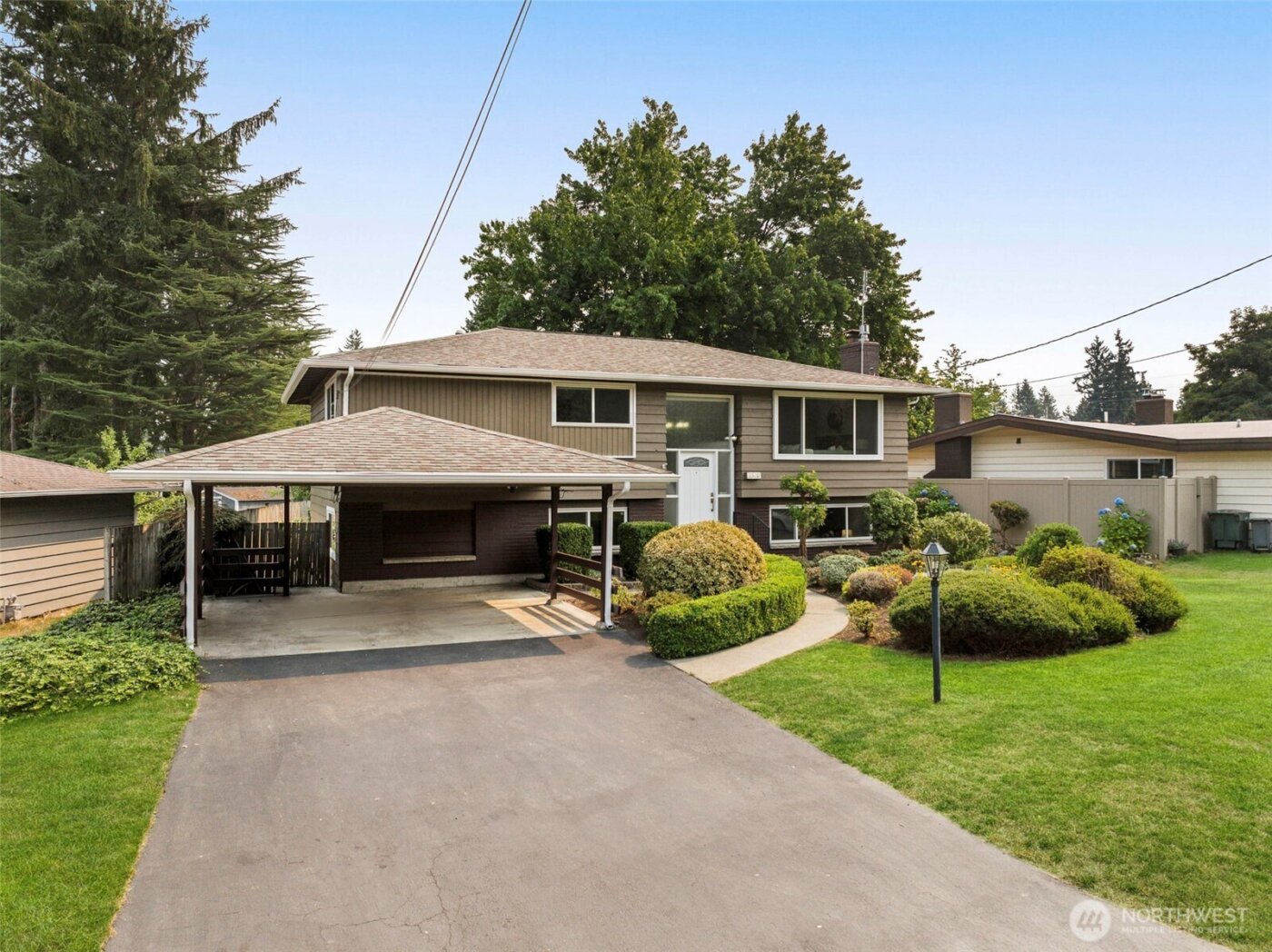 2520 166th Avenue NE, Bellevue, WA 98008