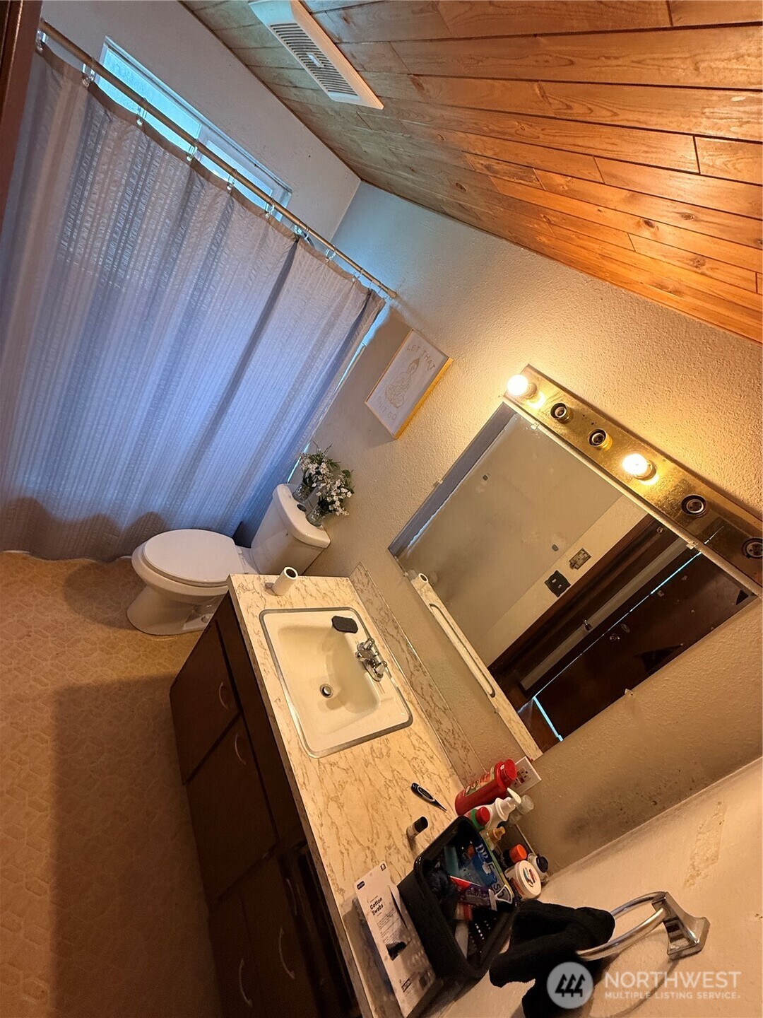 1011 E 68th , Tacoma, WA 98404