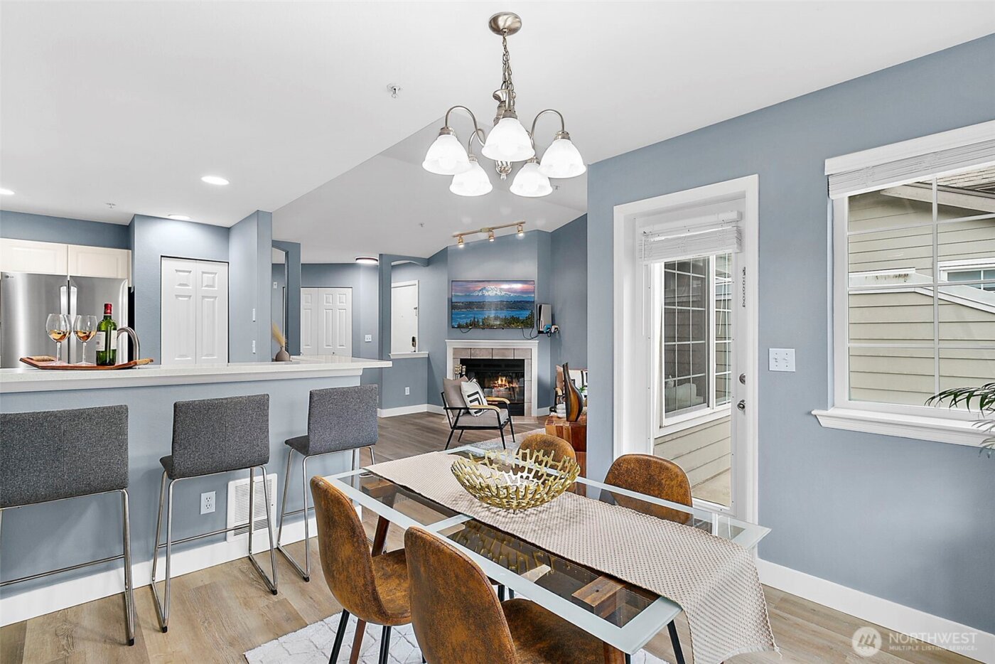 18505 SE Newport Way #C214, Issaquah, WA 98027