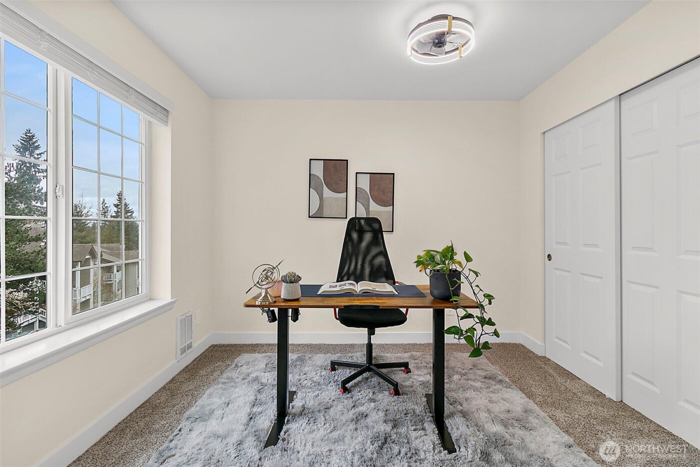 18505 SE Newport Way #C214, Issaquah, WA 98027