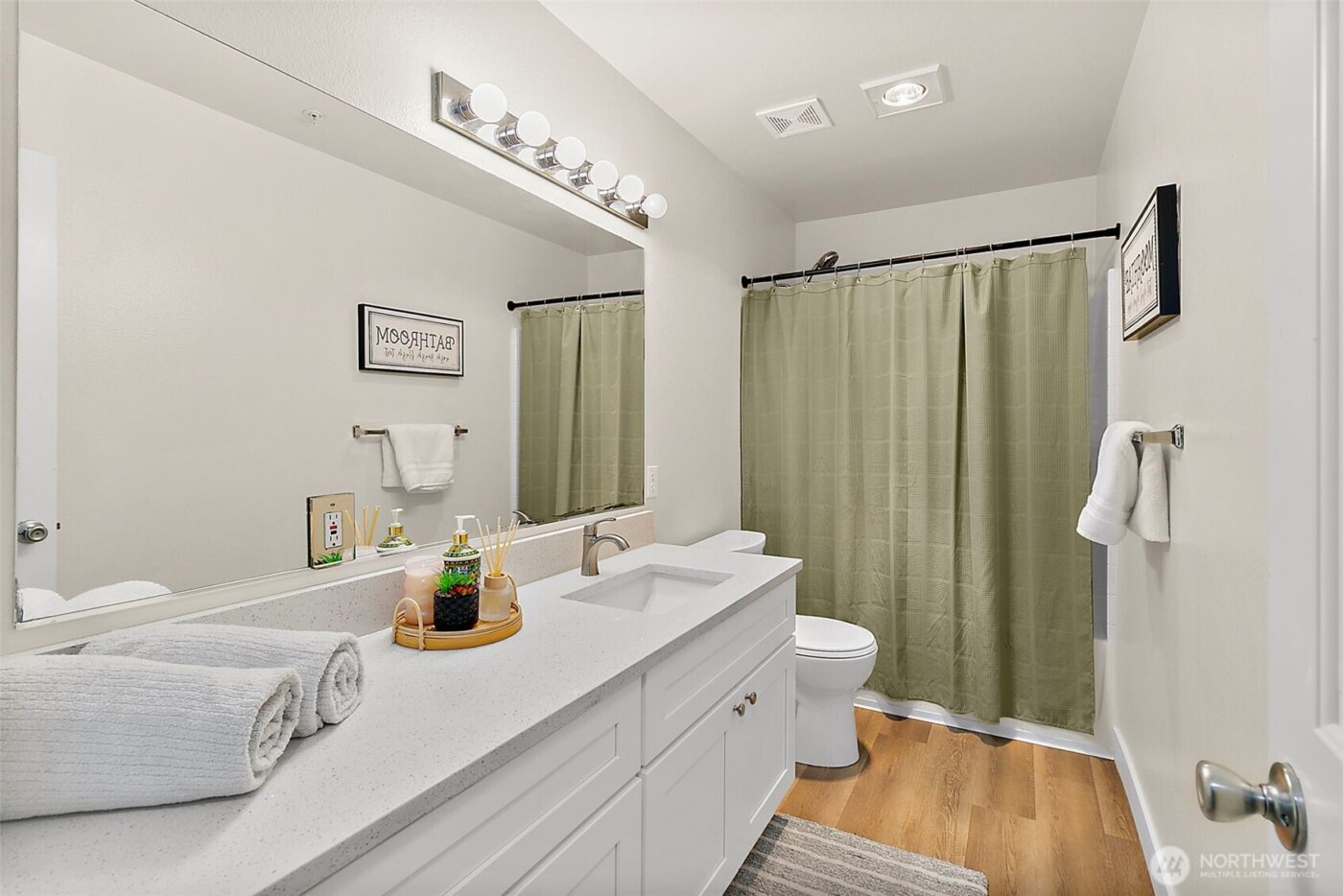 18505 SE Newport Way #C214, Issaquah, WA 98027