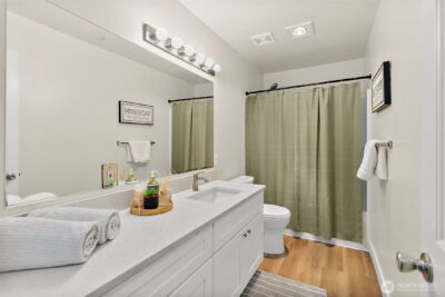 18505 SE Newport Way #C214, Issaquah, WA 98027 - Photo 16