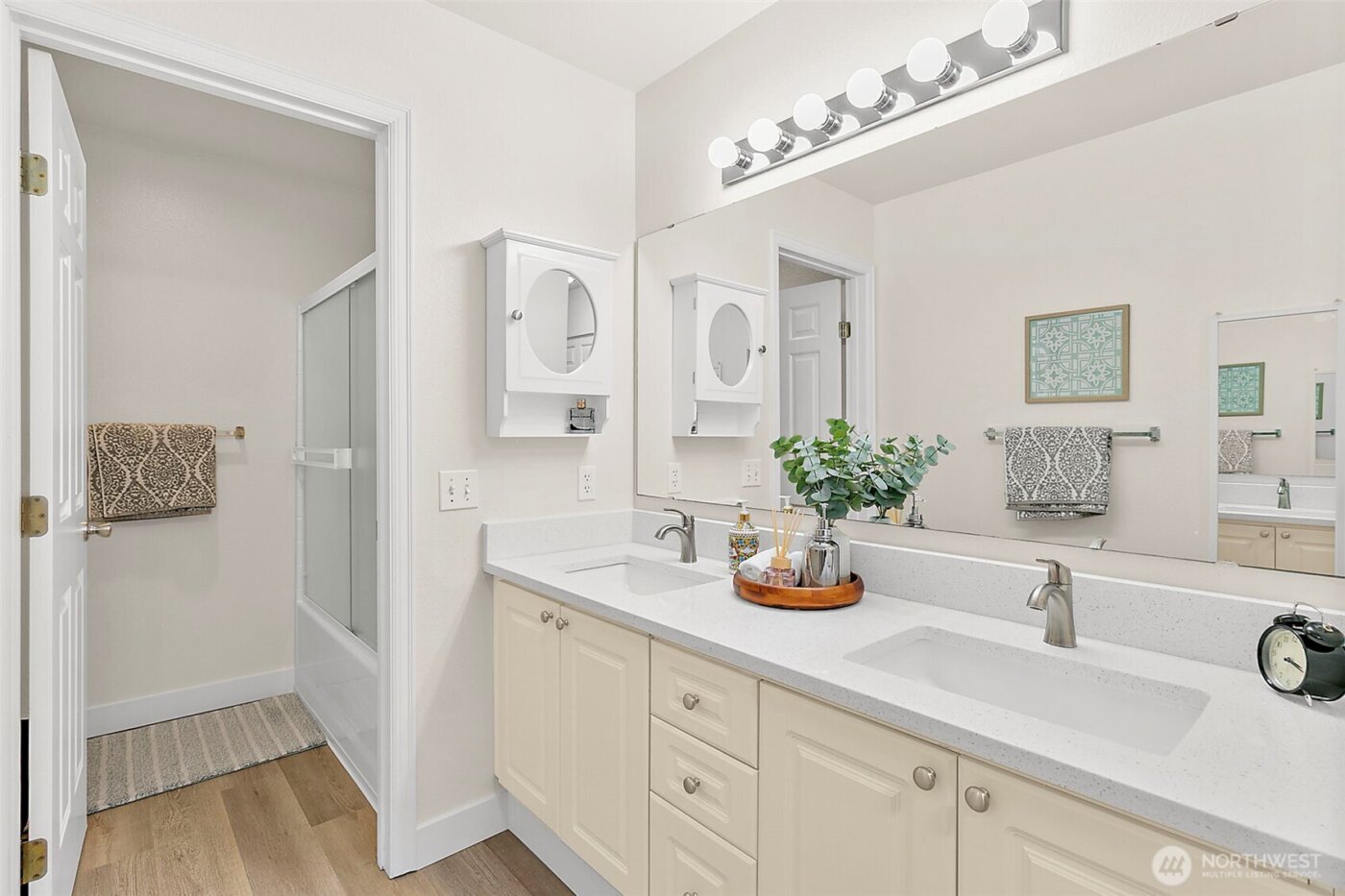 18505 SE Newport Way #C214, Issaquah, WA 98027