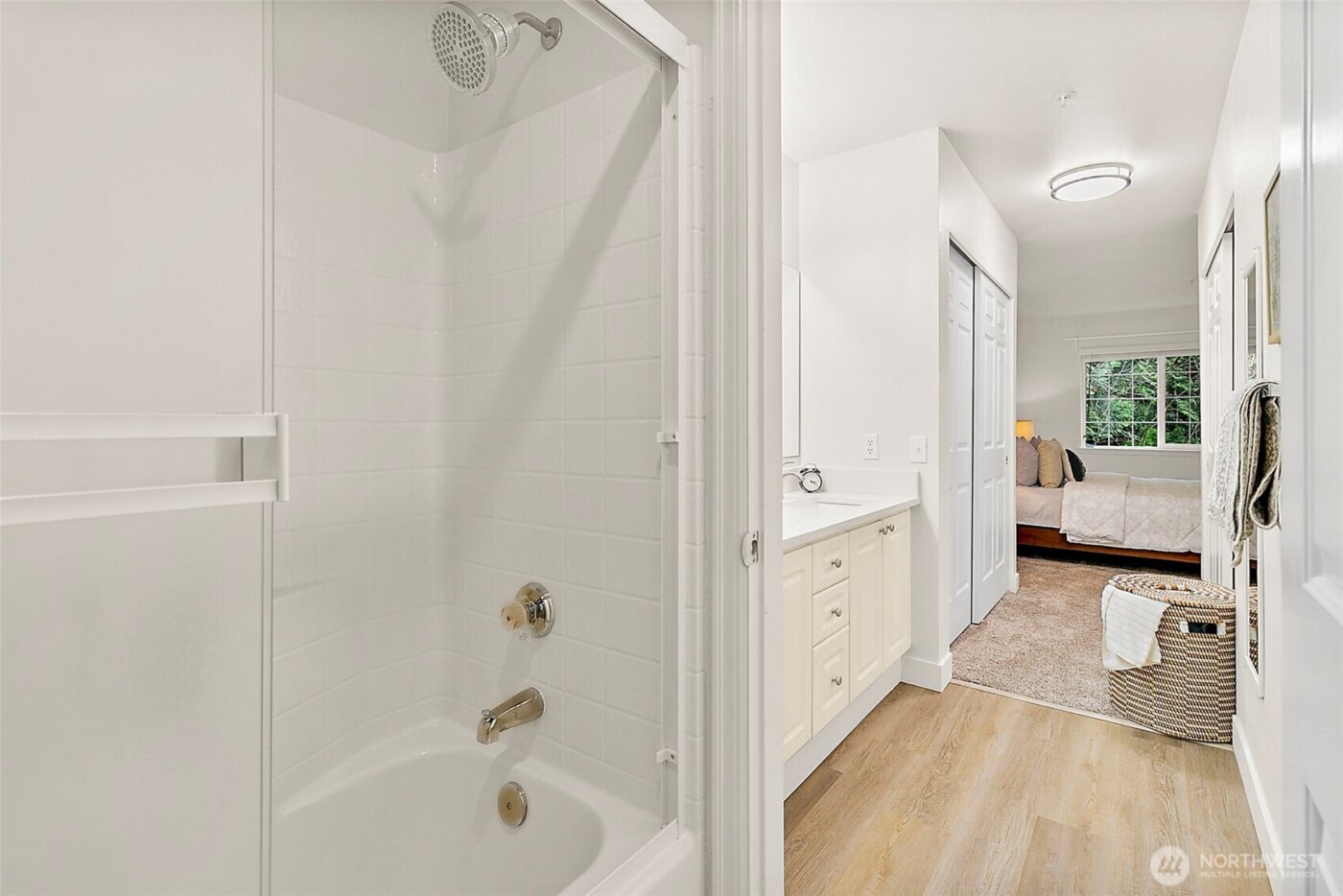 18505 SE Newport Way #C214, Issaquah, WA 98027