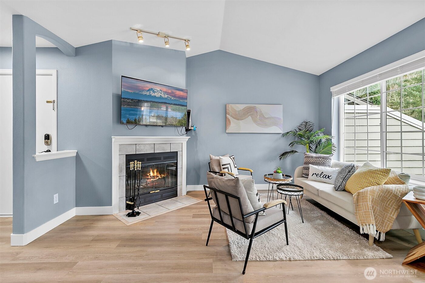 18505 SE Newport Way #C214, Issaquah, WA 98027