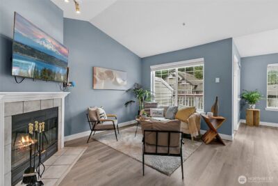 18505 SE Newport Way #C214, Issaquah, WA 98027 - Photo 3