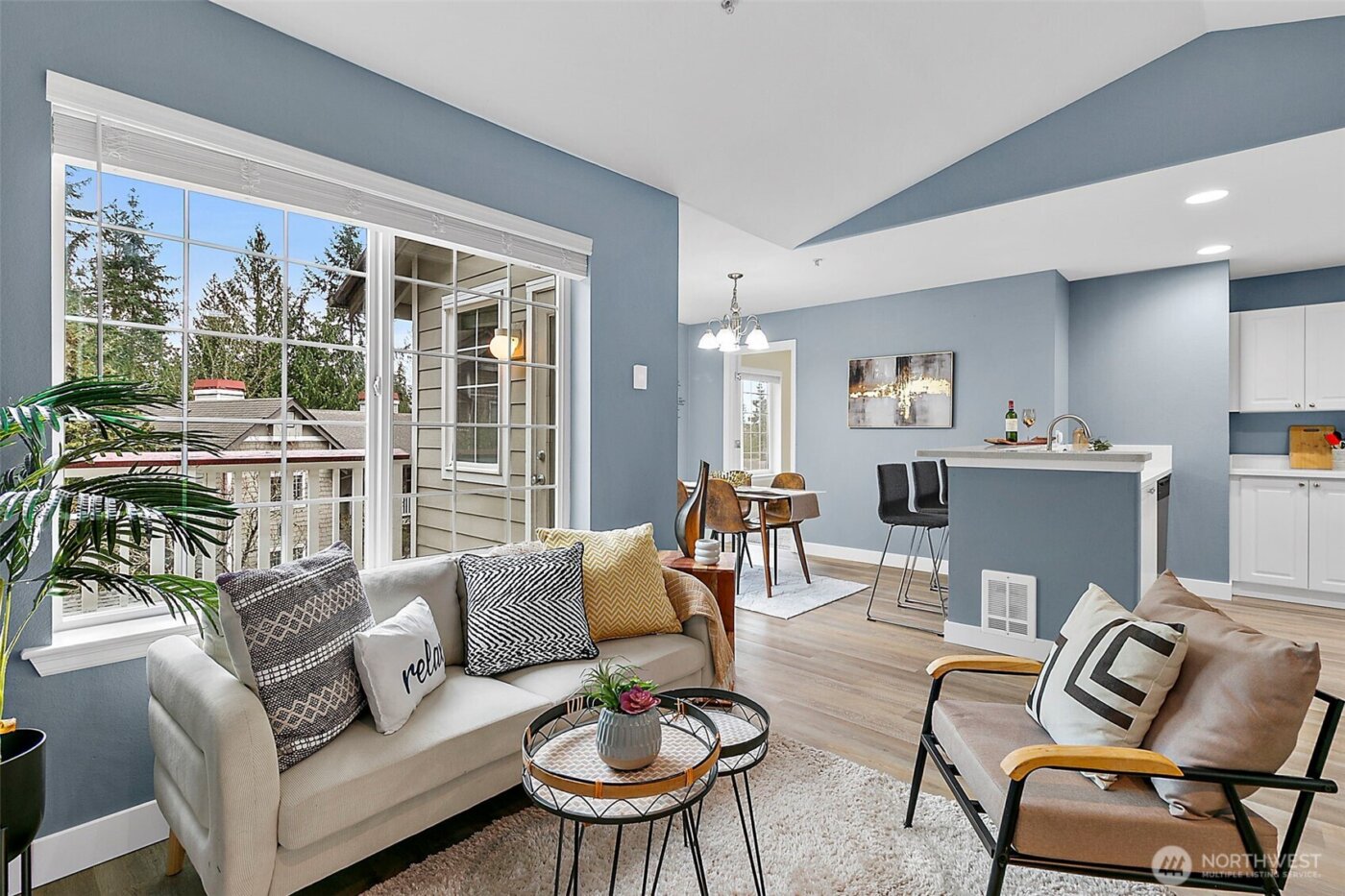 18505 SE Newport Way #C214, Issaquah, WA 98027