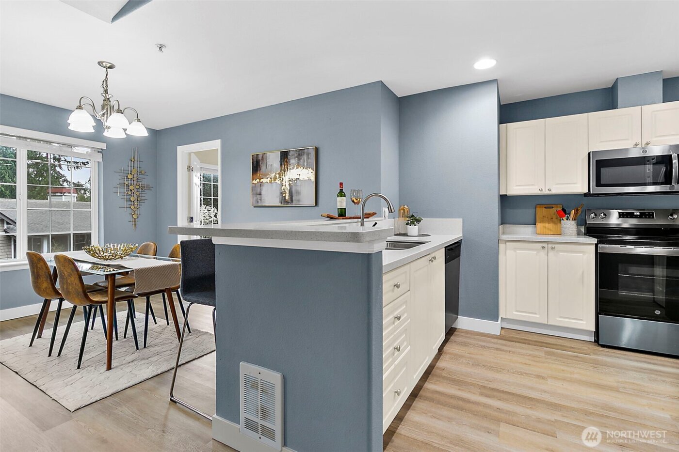 18505 SE Newport Way #C214, Issaquah, WA 98027