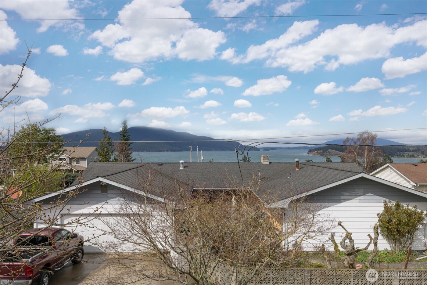 3412 W 4th St , Anacortes, WA 98221
