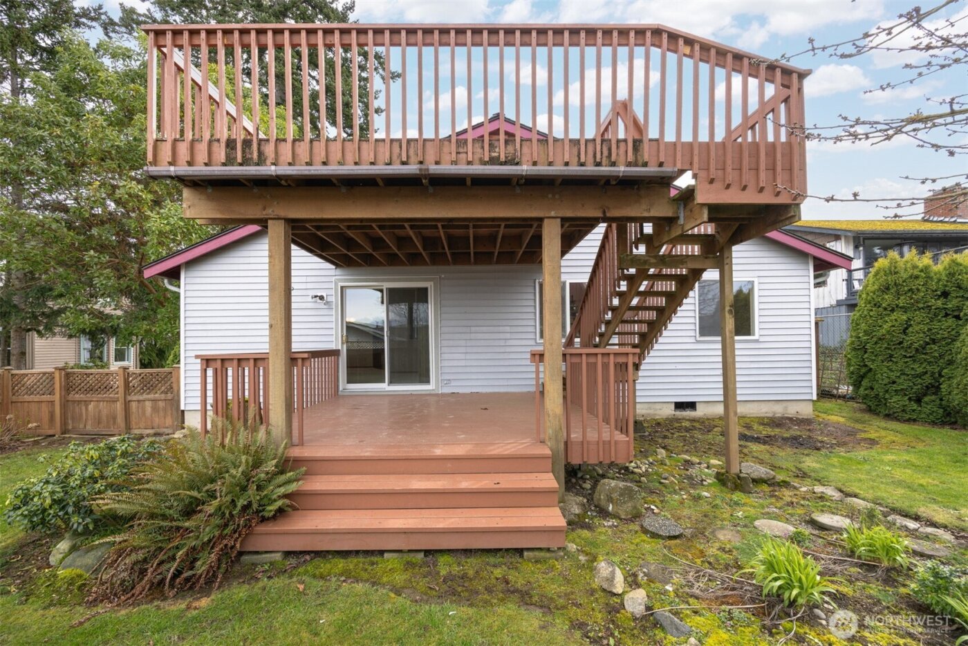 3412 W 4th St , Anacortes, WA 98221