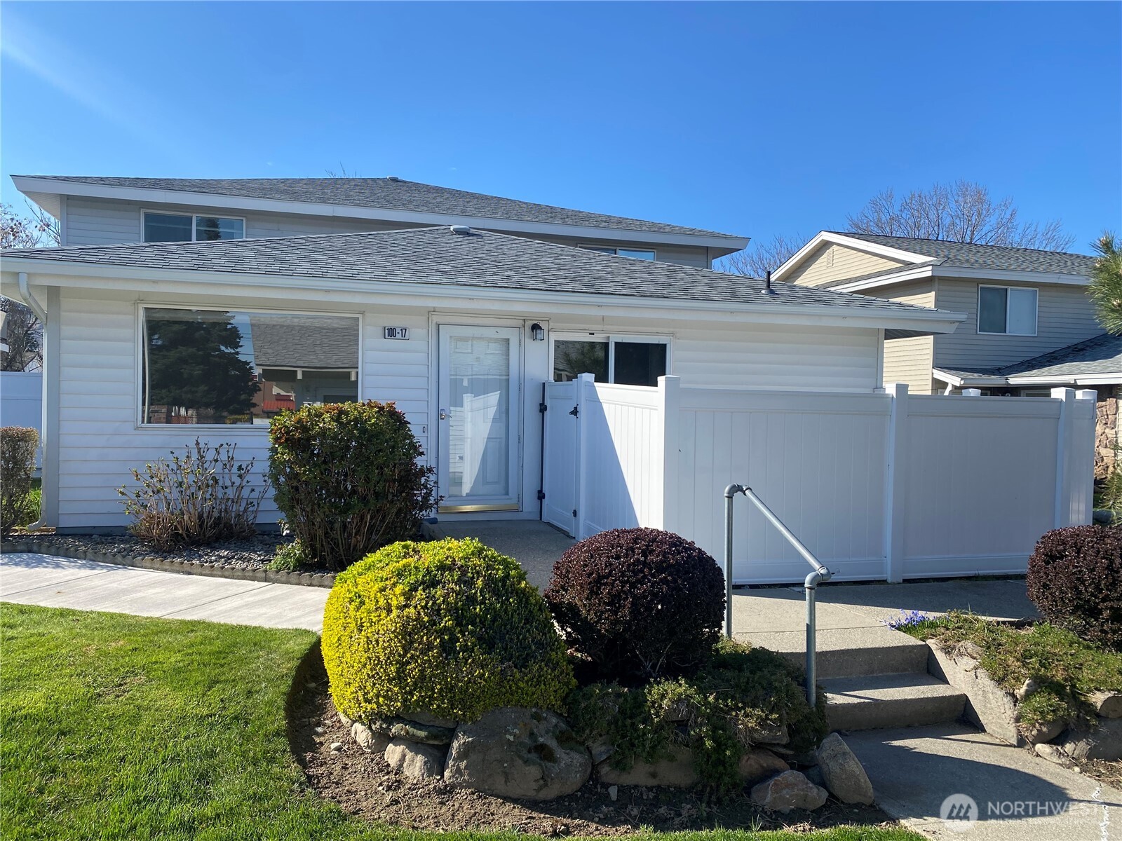 100 Simon Street #17, East Wenatchee, WA 98802