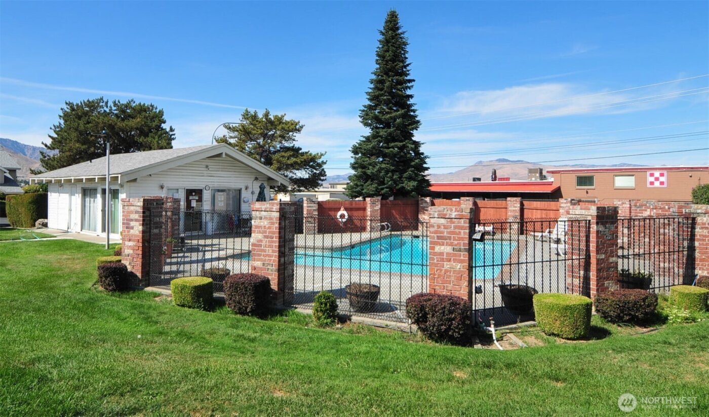 100 Simon Street #17, East Wenatchee, WA 98802