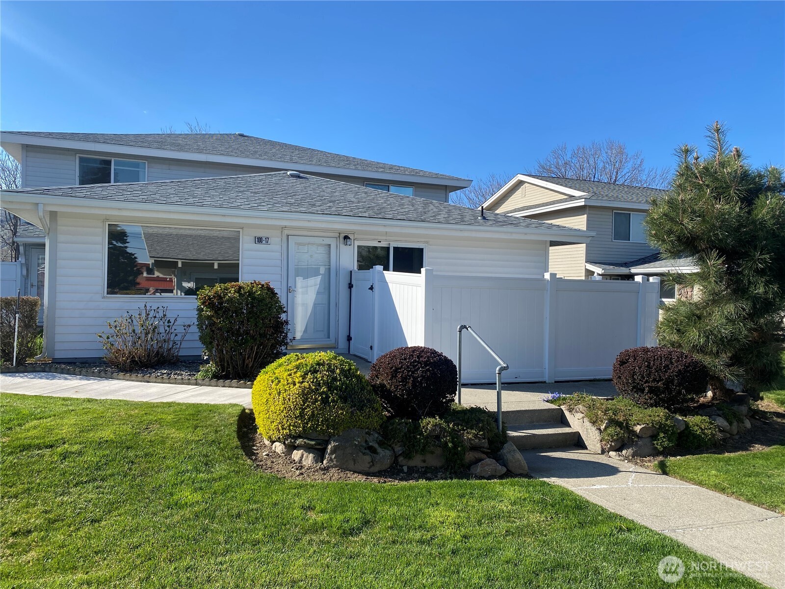 100 Simon Street #17, East Wenatchee, WA 98802