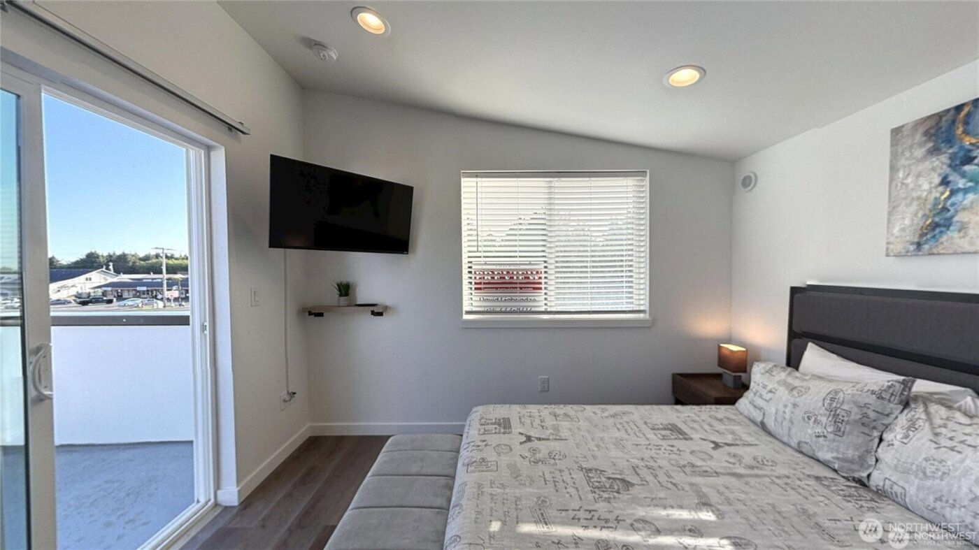 890 Magellan Avenue NE #3, Ocean Shores, WA 98569