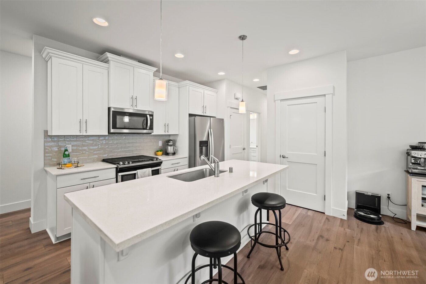 30 E Cedarland Lane , Allyn, WA 98524