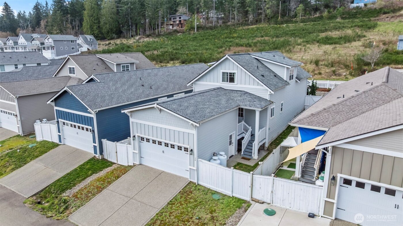 30 E Cedarland Lane , Allyn, WA 98524