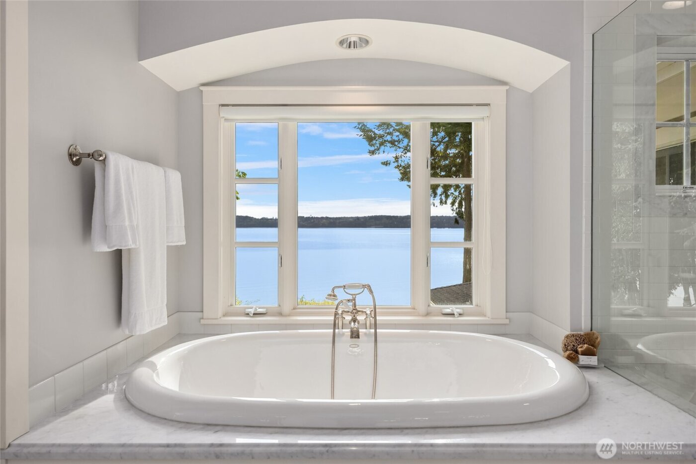 13401 Manzanita Road NE, Bainbridge Island, WA 98110