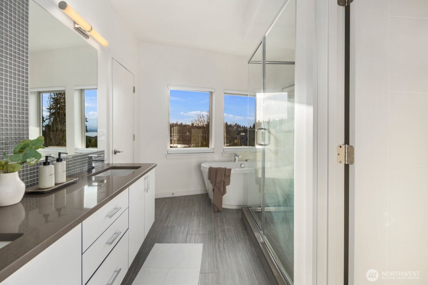 3426 NW Market Street , Seattle, WA 98107