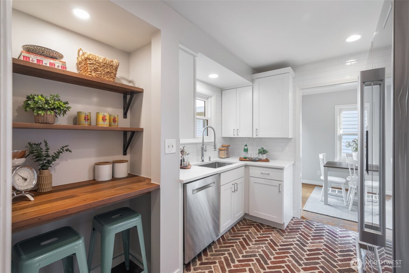 5232 38th Avenue NE, Seattle, WA 98105