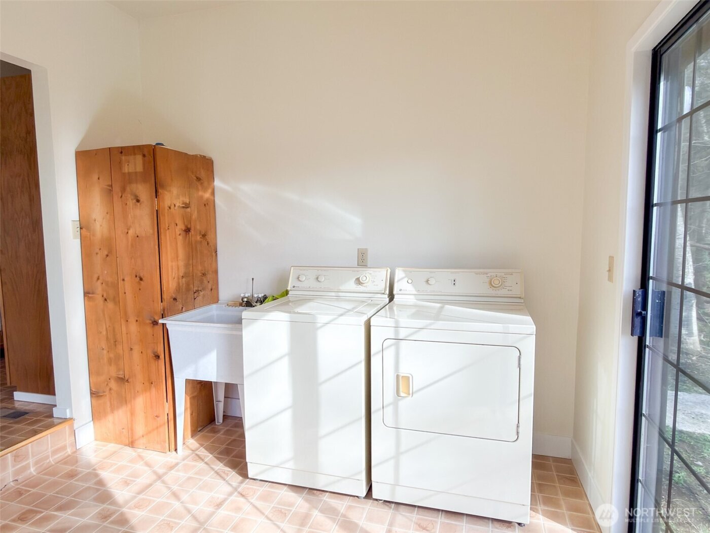 40 Glen Avenue , Chimacum, WA 98325