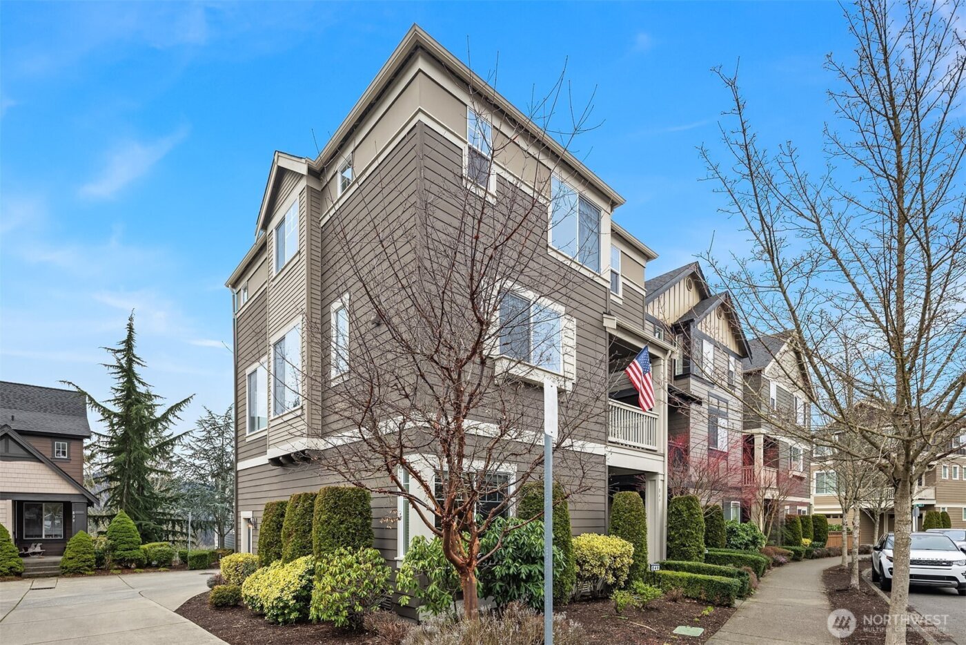 849 3rd Avenue NE, Issaquah, WA 98029-5404