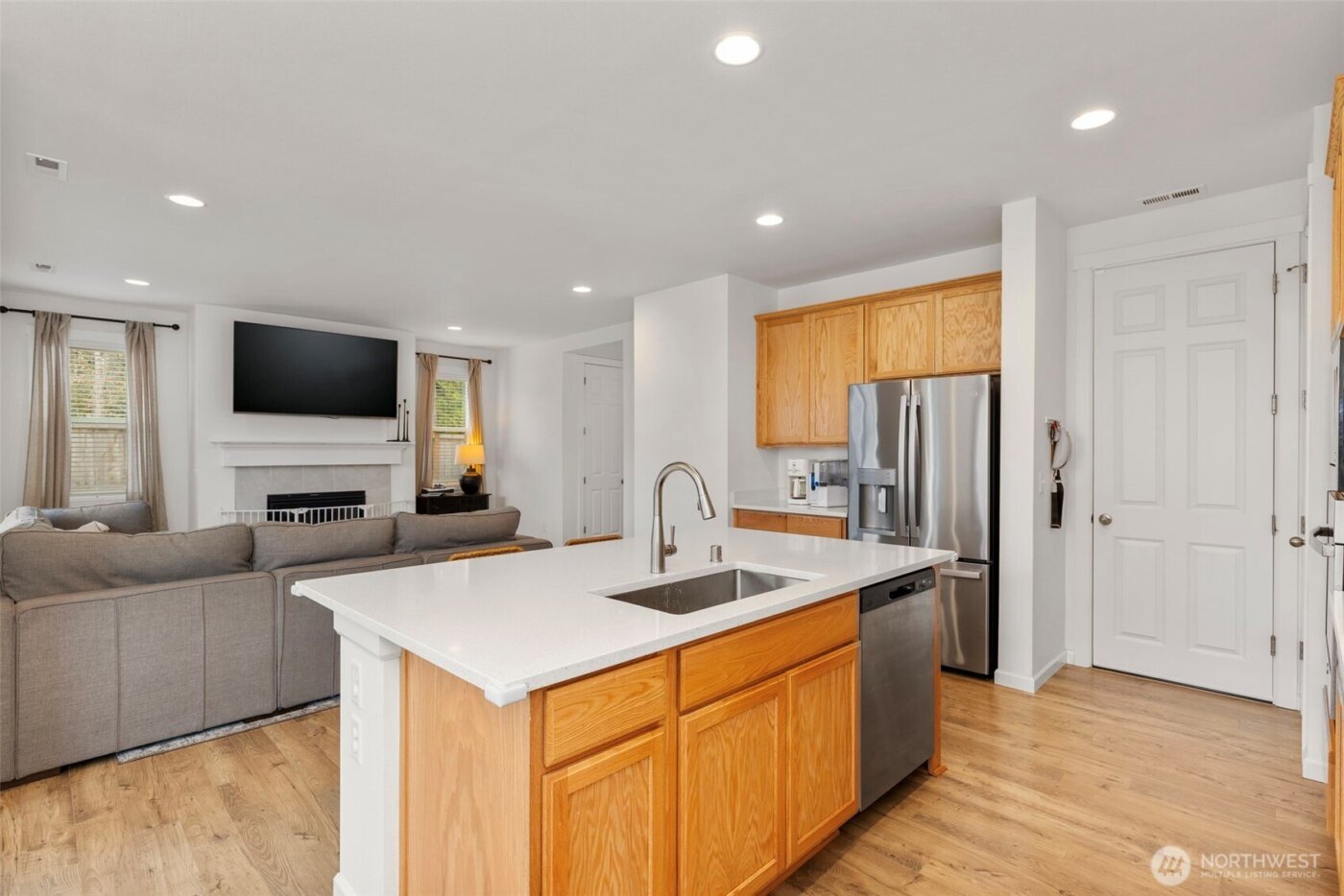 795 SE Nordmann Loop , Port Orchard, WA 98366