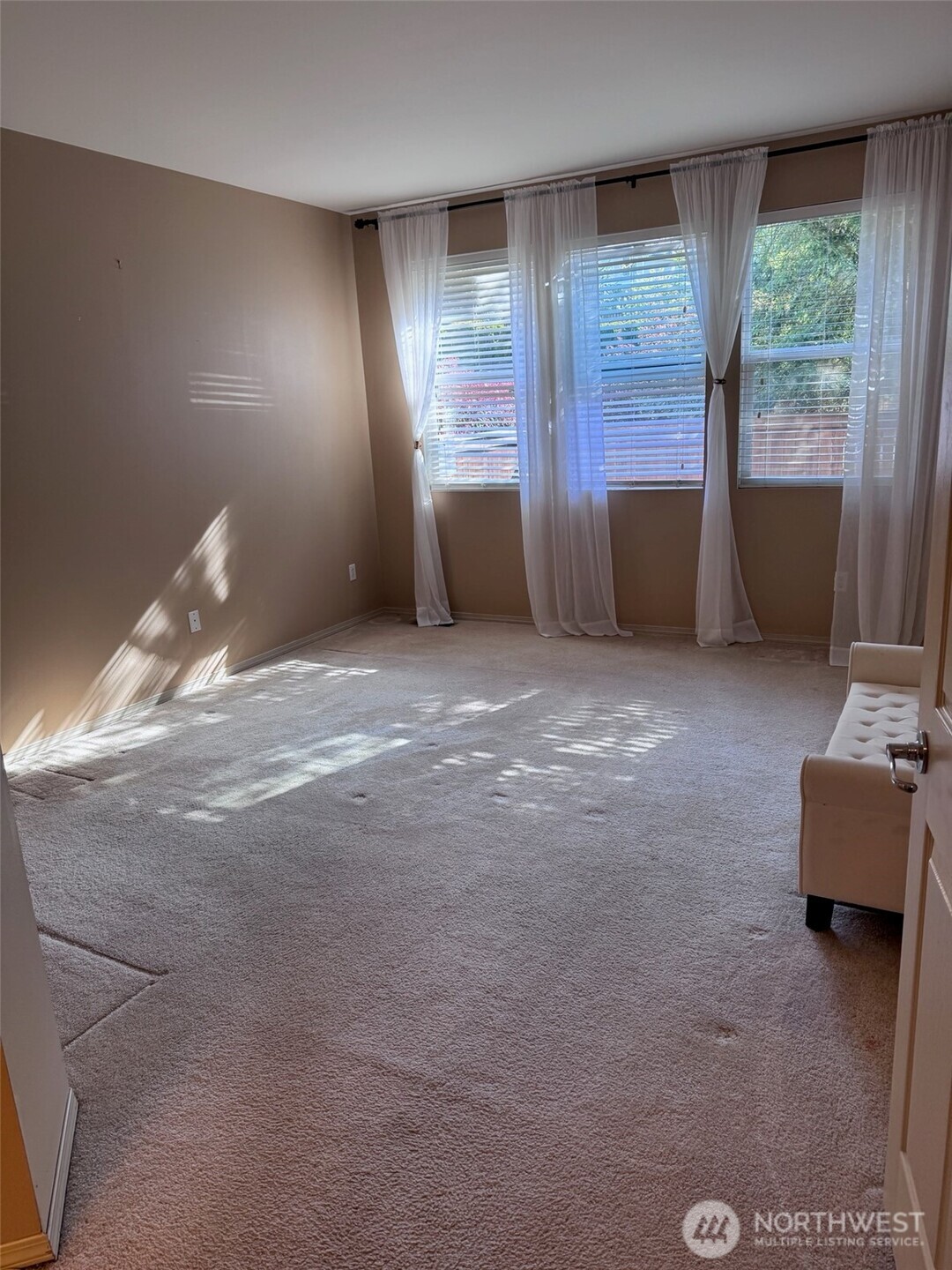 13702 231st Lane NE, Redmond, WA 98053
