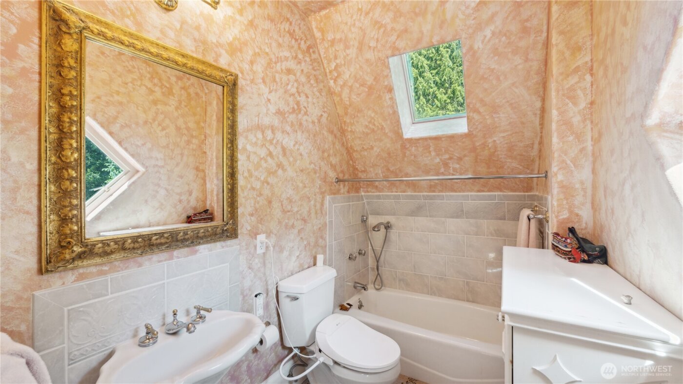 5513 Homestead Lane , Anacortes, WA 98221