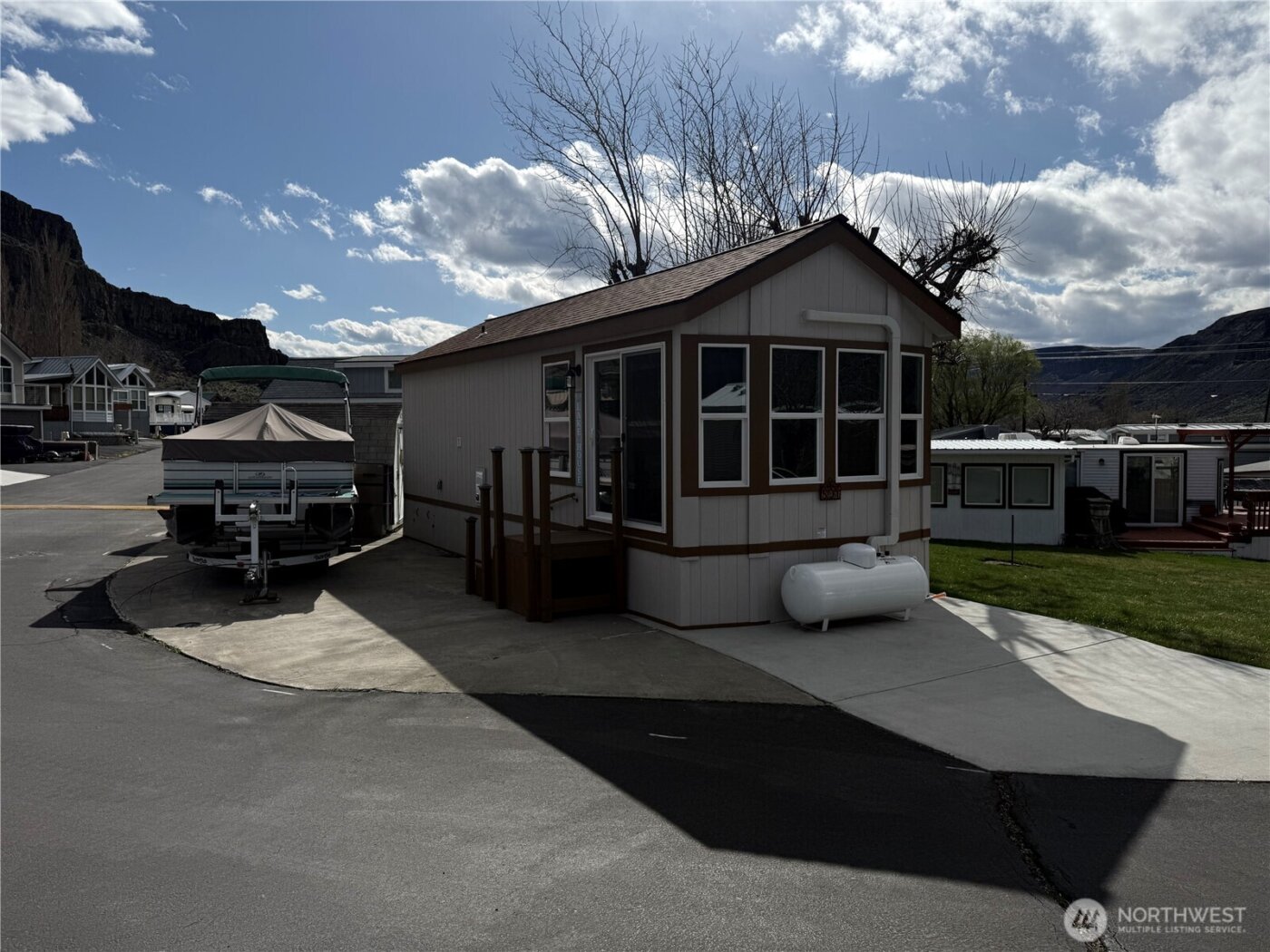 31465 Moore Road NE #801, Coulee City, WA 99115