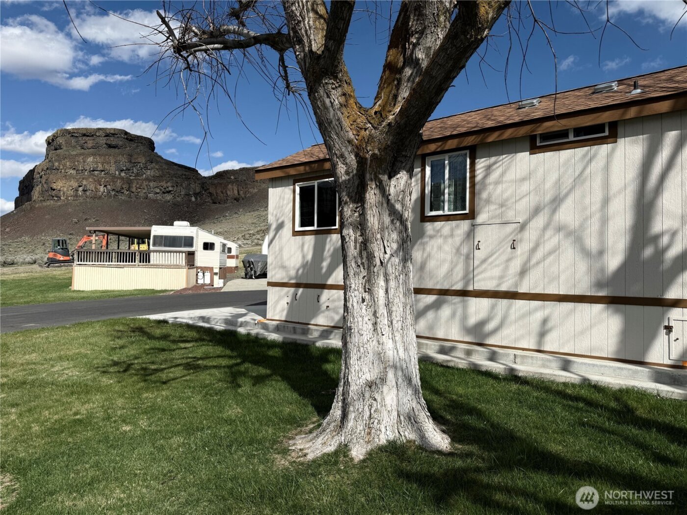 31465 Moore Road NE #801, Coulee City, WA 99115