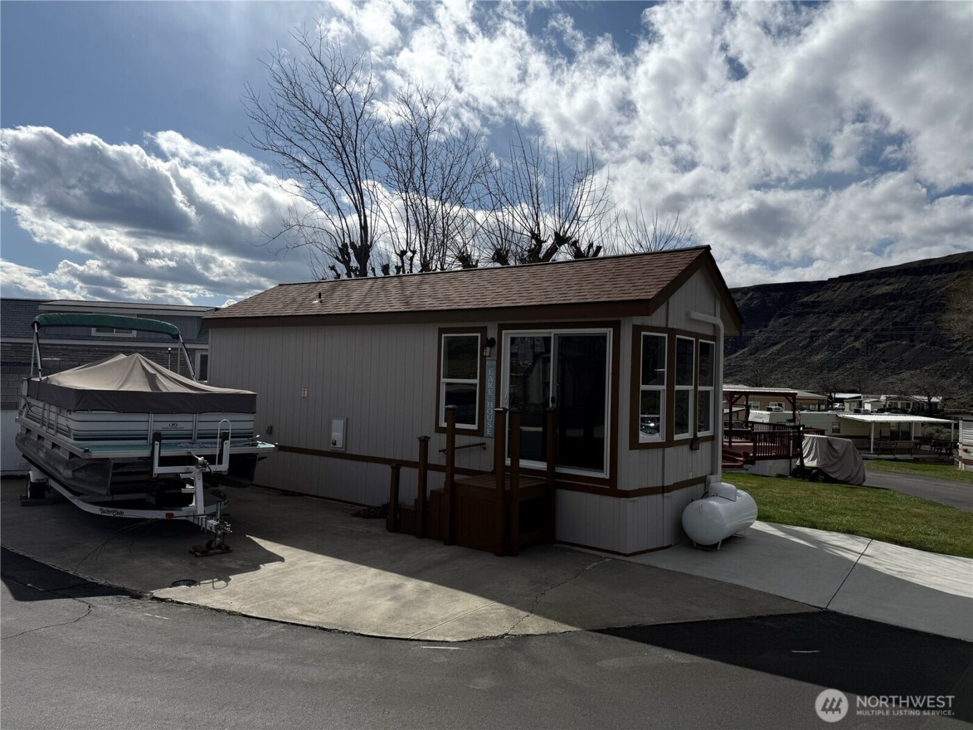 31465 Moore Road NE #801, Coulee City, WA 99115
