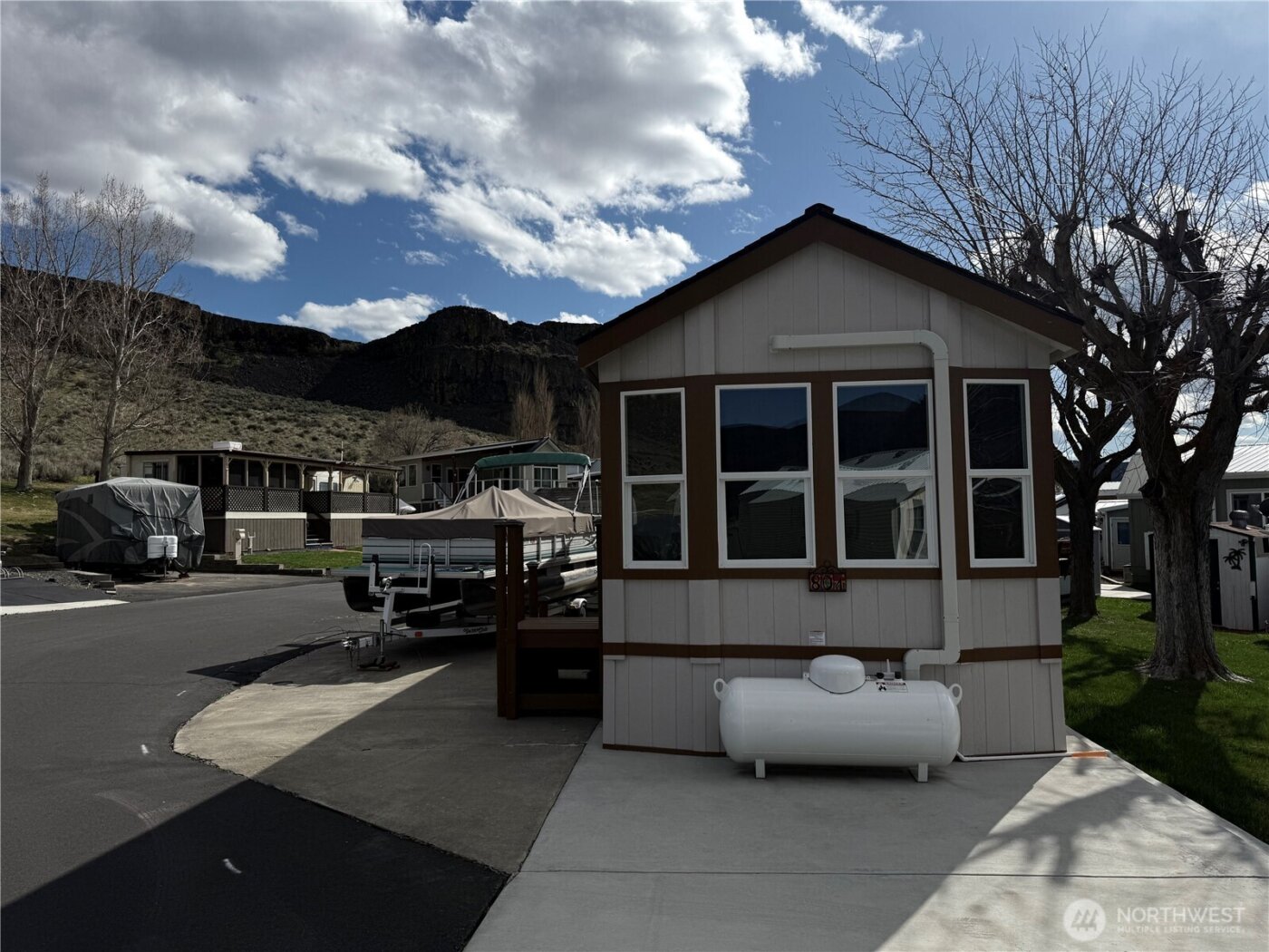 31465 Moore Road NE #801, Coulee City, WA 99115