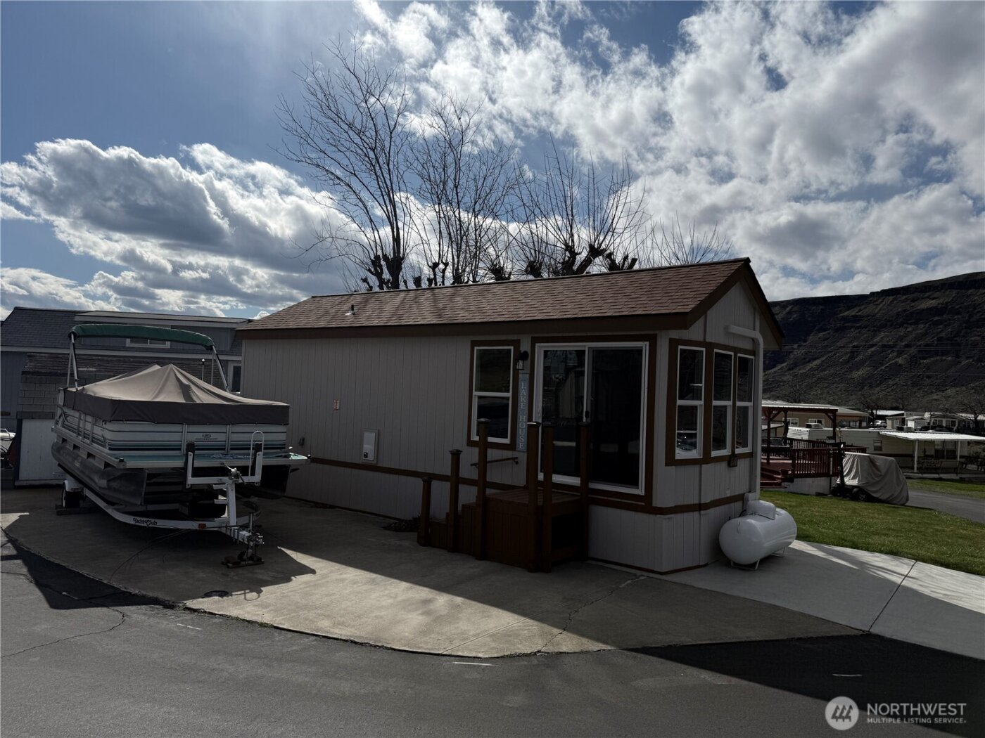31465 Moore Road NE #801, Coulee City, WA 99115