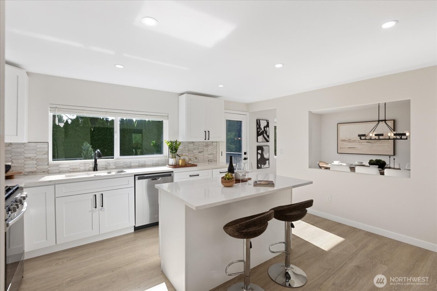 6018 152nd Avenue NE, Redmond, WA 98052